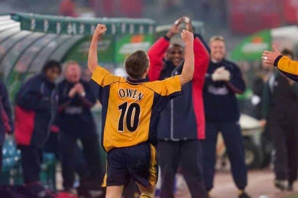 ROME, ITALY - Thursday, February 15, 2001: Liverpool's Michael Owen celebrates his goal against AS Roma during the UEFA Cup 4th Round 1st Leg match at the Stadio Olimpico. (Pic by David Rawcliffe/Propaganda)