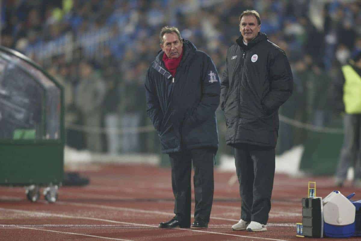 SOFIA, BULGARIA - Wednesday, March 3, 2004: Liverpool's manager Ge?rard Houllier and assistant Phil Thompson look on against Levski Sofia during the UEFA Cup 4th Round 2nd Leg match at the Vasil Levski Stadium. (Pic by David Rawcliffe/Propaganda)