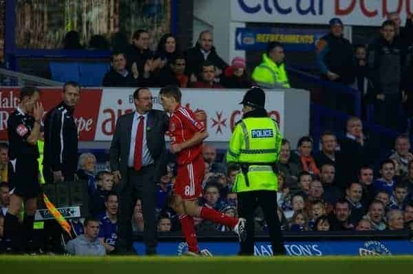 Liverpool, England - Saturday, October 20, 2007: Liverpool's Steven Gerrard MBE is substituted by manager Rafael Benitez during the 206th Merseyside Derby match against Everton at Goodison Park. (Photo by David Rawcliffe/Propaganda)