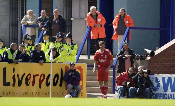 BIRKENHEAD, ENGLAND - Saturday, July 12, 2008: Liverpool's captain Steven Gerrard MBE prepares to take a corner during his side's first pre-season match of the 2008/2009 season against Tranmere Rovers at Prenton Park. (Photo by David Rawcliffe/Propaganda)