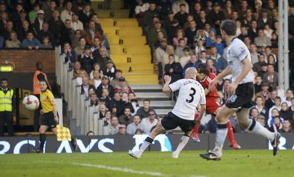 LONDON, ENGLAND - Saturday, April 4, 2009: Liverpool's Yossi Benayoun scores the winning goal against Fulham during the Premiership match at Craven Cottage. (Pic by David Rawcliffe/Propaganda)