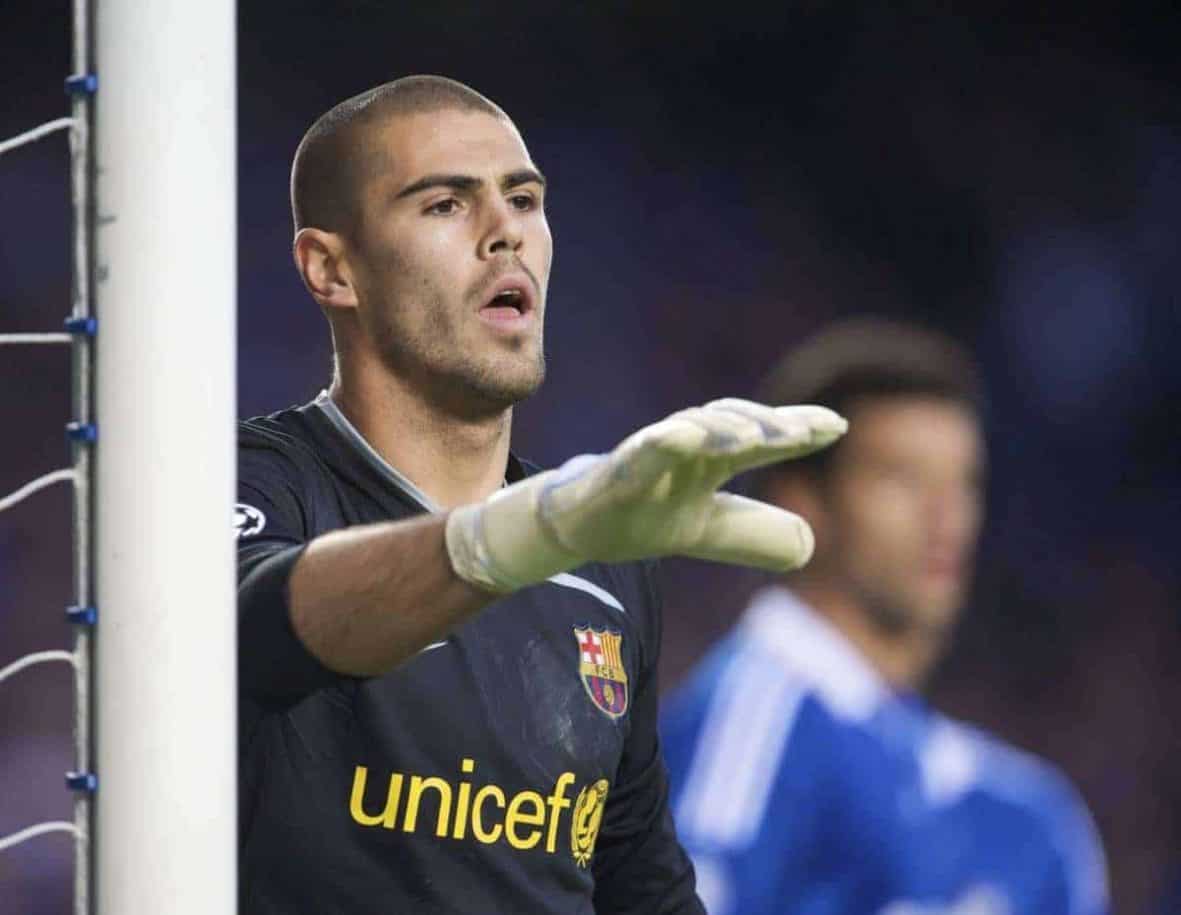 LONDON, ENGLAND - Wednesday, May 6, 2009: Barcelona's goalkeeper Victor Valdes during the UEFA Champions League Semi-Final 2nd Leg match against Chelsea at Stamford Bridge. (Photo by David Rawcliffe/Propaganda)