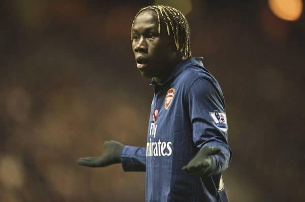 WOLVERHAMPTON, ENGLAND - Saturday, November 7, 2009: Arsenal's Bacary Sagna in action against Wolverhampton Wanderers during the Premiership match at Molineux. (Photo by David Rawcliffe/Propaganda)