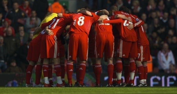 LIVERPOOL, ENGLAND - Saturday, February 6, 2010: Liverpool's players huddle for some last minute instructions from captain Steven Gerrard MBE before the Premiership match against Everton at Anfield. The 213th Merseyside Derby. (Photo by: David Rawcliffe/Propaganda)