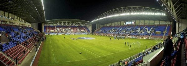 WIGAN, ENGLAND - Monday, March 8, 2010: Liverpool prepare to take on Wigan Athletic on a newly relaid picth during the Premiership match at the DW Stadium. (Photo by David Rawcliffe/Propaganda)