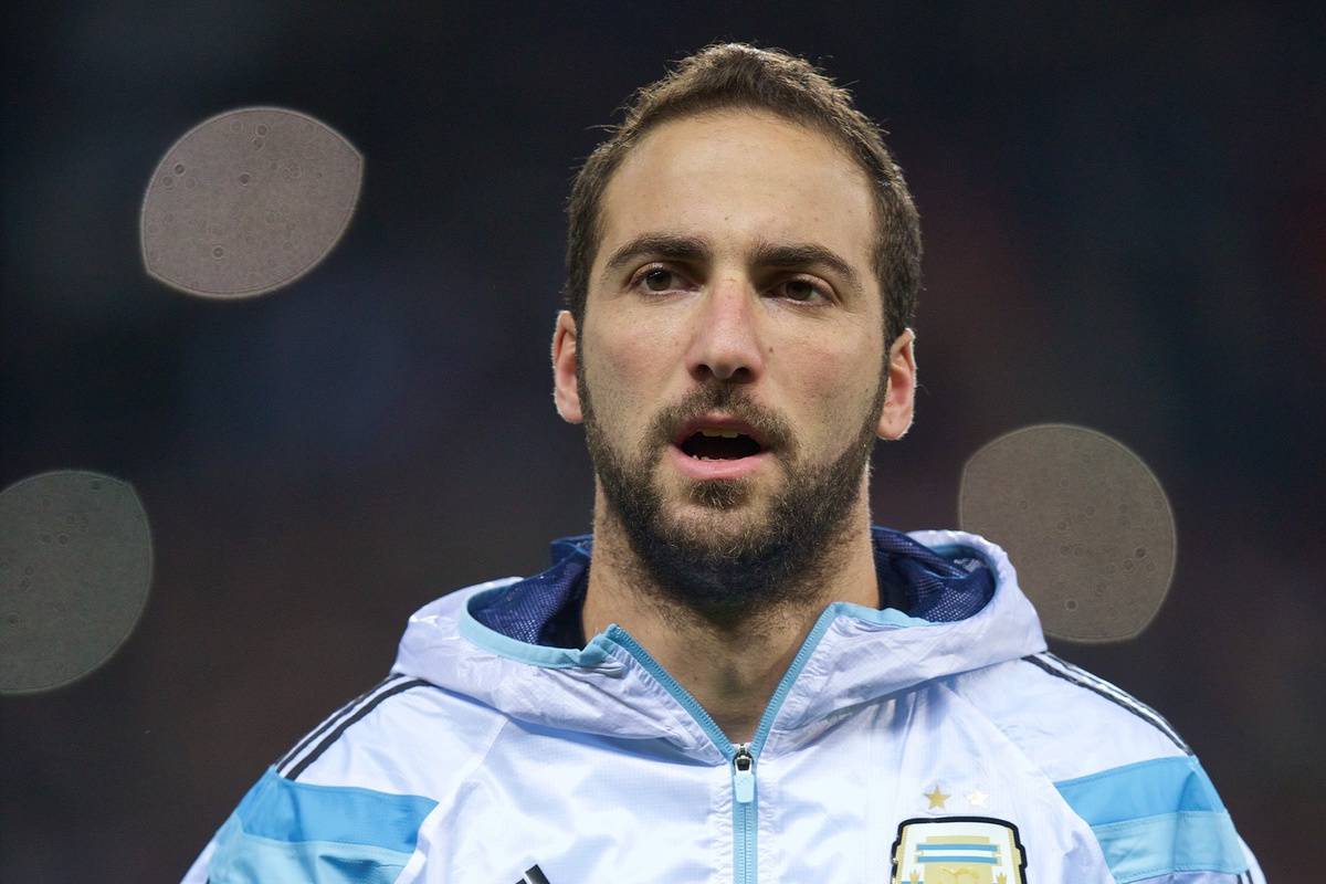 MANCHESTER, ENGLAND - Tuesday, November 18, 2014: Argentina's Gonzalo Higuain before the International Friendly match against Portugal at Old Trafford. (Pic by David Rawcliffe/Propaganda)