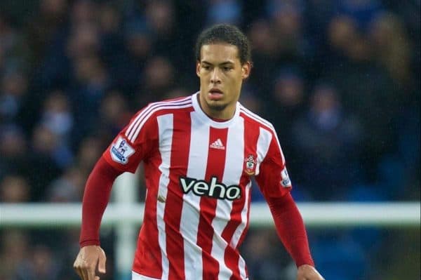 MANCHESTER, ENGLAND - Saturday, November 28, 2015: Southampton's Virgil Van Dijk in action against Manchester City during the Premier League match at the City of Manchester Stadium. (Pic by David Rawcliffe/Propaganda)