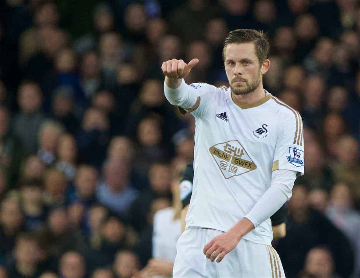 LIVERPOOL, ENGLAND - Sunday, January 24, 2016: Swansea City's Gylfi Sigurosson in action against Everton during the Premier League match at Goodison Park. (Pic by David Rawcliffe/Propaganda)