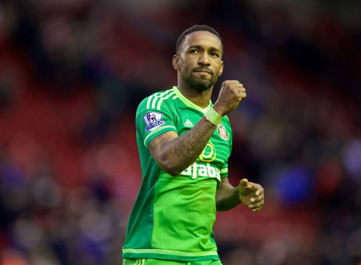 LIVERPOOL, ENGLAND - Saturday, February 6, 2016: Sunderland's goal-scorer Jermain Defoe celebrates the 2-2 draw against Liverpool during the Premier League match at Anfield. (Pic by David Rawcliffe/Propaganda)