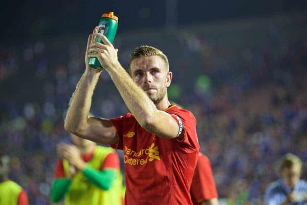 PASADENA, USA - Wednesday, July 27, 2016: Liverpool's captain Jordan Henderson applauds the supporters after the 1-0 defeat to Chelsea during the International Champions Cup 2016 game on day seven of the club's USA Pre-season Tour at the Rose Bowl. (Pic by David Rawcliffe/Propaganda)