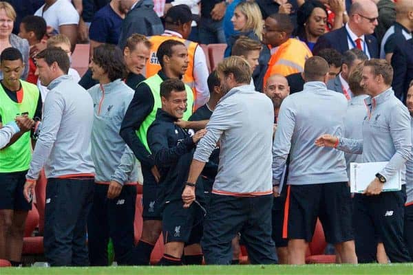 LONDON, ENGLAND - Sunday, August 14, 2016: Liverpool's manager Jürgen Klopp celebrates the 4-3 victory over Arsenal with Philippe Coutinho Correia after the FA Premier League match against Arsenal at the Emirates Stadium. (Pic by David Rawcliffe/Propaganda)