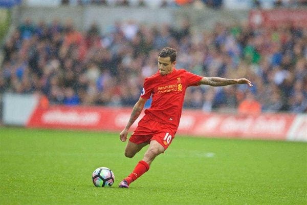 LIVERPOOL, ENGLAND - Saturday, October 1, 2016: Liverpool's Philippe Coutinho Correia in action against Swansea City during the FA Premier League match at the Liberty Stadium. (Pic by David Rawcliffe/Propaganda)