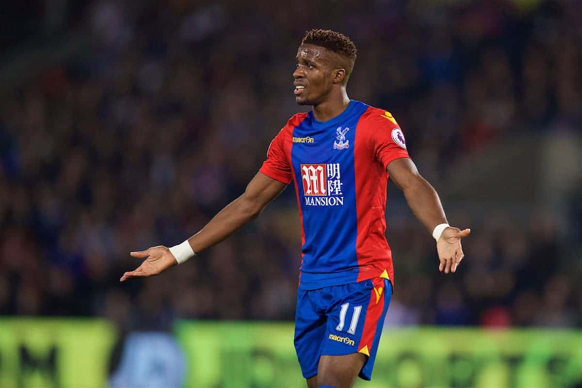 LONDON, ENGLAND - Saturday, October 29, 2016: Crystal Palace's Wilfried Zaha in action against Liverpool during the FA Premier League match at Selhurst Park. (Pic by David Rawcliffe/Propaganda)