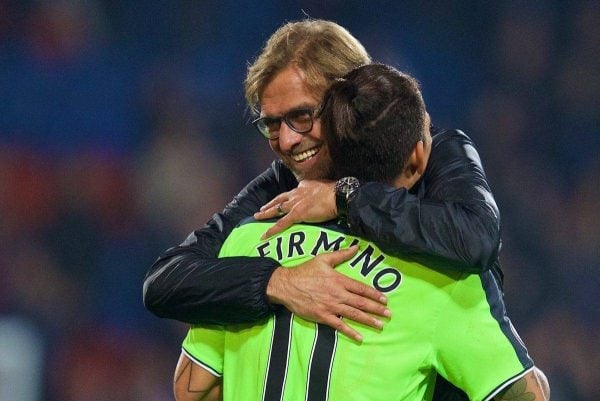 LONDON, ENGLAND - Saturday, October 29, 2016: Liverpool's manager J¸rgen Klopp hugs Roberto Firmino after their 4-2 victory over Crystal Palace during the FA Premier League match at Selhurst Park. (Pic by David Rawcliffe/Propaganda)