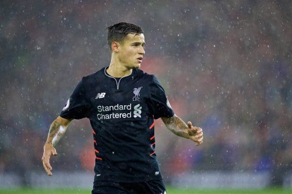 SOUTHAMPTON, ENGLAND - Saturday, November 19, 2016: Liverpool's Philippe Coutinho Correia in action against Southampton during the FA Premier League match at St. Mary's Stadium. (Pic by David Rawcliffe/Propaganda)