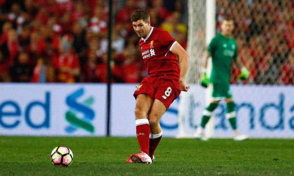 SYDNEY, AUSTRALIA - Wednesday, May 24, 2017: Liverpool's Steven Gerrard in action against Sydney FC during a post-season friendly match at the ANZ Stadium. (Pic by Jason O'Brien/Propaganda)