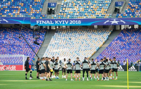 KIEV, UKRAINE - Friday, May 25, 2018: Liverpool’s player gather together during a training session at the NSC Olimpiyskiy ahead of the UEFA Champions League Final match between Real Madrid CF and Liverpool FC. (Pic by Peter Powell/Propaganda)