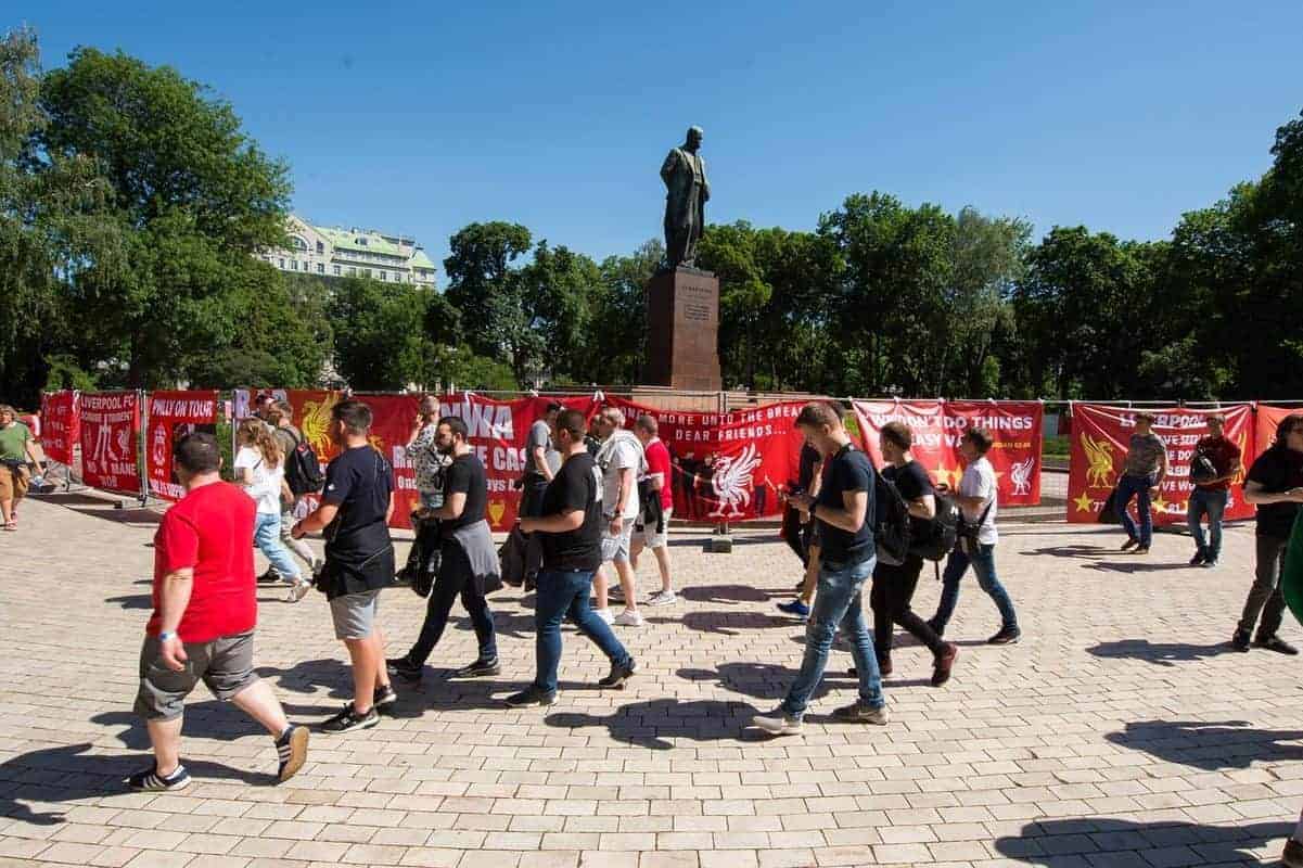 KIEV, UKRAINE - Saturday, May 26, 2018: Liverpool fans place flag and banners around Shevchenko Park ahead of the UEFA Champions League Final match between Real Madrid CF and Liverpool FC. (Pic by Peter Powell/Propaganda)