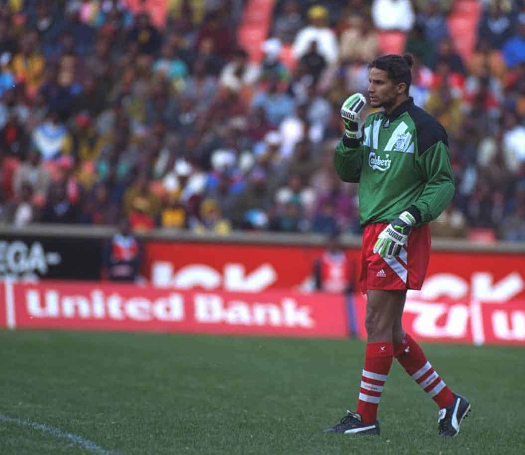 JOHANNESBURG, REPUBLIC OF SOUTH AFRICA - Sunday, May 29, 1994: Liverpool's goalkeeper David James in action against the Iwisa Kaizer Chiefs during the United Bank Soccer Festival friendly match at Ellis Park Stadium. (Pic by David Rawcliffe/Propaganda)