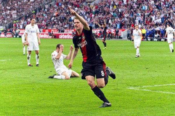 10.04.2011,  BayArena, Leverkusen, GER, 1. FBL, Bayer Leverkusen vs FC St. Pauli, 29. Spieltag, im Bild: Torjubel / Jubel nach dem 2:1 durch Lars Bender (Leverkusen #8). Markus Thorandt (St. Pauli #16) im Hintergrund entaeuscht / entäuscht  EXPA Pictures © 2011, PhotoCredit: EXPA/ nph/  Mueller       ****** out of GER / SWE / CRO  / BEL ******