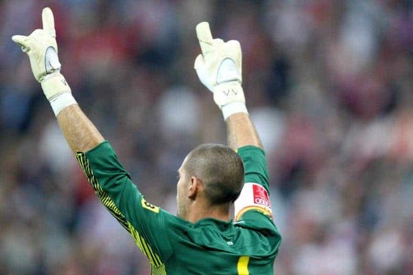 27.07.2011, Allianz Arena, Muenchen, GER, Audi Cup 2011, Finale, FC Barcelona vs FC Bayern , im Bild Jubel nach dem 1-0 Victor Valdes (Barcelona #1) // during the Audi Cup 2011, FC Barcelona vs FC Bayern , on 2011/07/27, Allianz Arena, Munich, Germany, EXPA Pictures © 2011, PhotoCredit: EXPA/ nph/ Straubmeier ****** out of GER / CRO / BEL ******