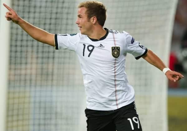 02.09.2011, Veltins Arena, Gelsenkrichen, GER, UEFA EURO 2012 Qualifikation, Deutschland (GER) vs Oesterreich (AUT), im Bild Jubel Mario Götze / Goetze (GER, Borussia Dortmund) nach dem 6:2 fuer Deutschland // during the UEFA Euro 2012 qualifying round Germany vs Austria at Veltins Arena, Gelsenkirchen 2011-09-02 EXPA Pictures © 2011, PhotoCredit: EXPA/ nph/ Kurth ****** out of GER / CRO / BEL ******