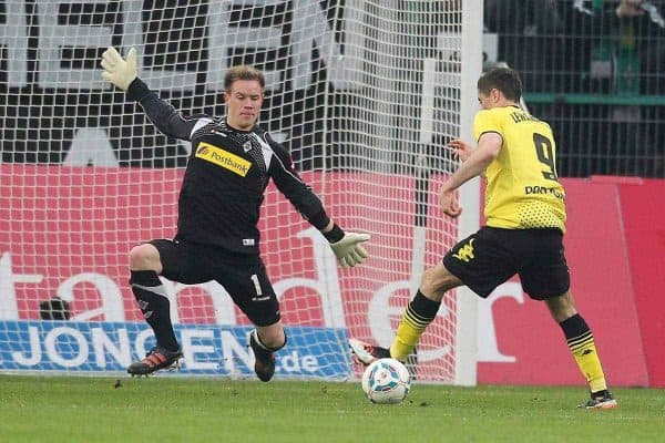 03.12.2011, BorussiaPark, Mönchengladbach, GER, 1.FBL, Borussia Mönchengladbach vs Borussia Dortmund, im BildRobert Lewandowski (Dortmund #9) frei vor Marc-Andre ter Stegen (Torwart Moenchengladbach) // during the 1.FBL, Borussia Mönchengladbach vs Borussia Dortmund on 2011/12/03, BorussiaPark, Mönchengladbach, Germany. EXPA Pictures © 2011, PhotoCredit: EXPA/ nph/ Mueller..***** ATTENTION - OUT OF GER, CRO *****