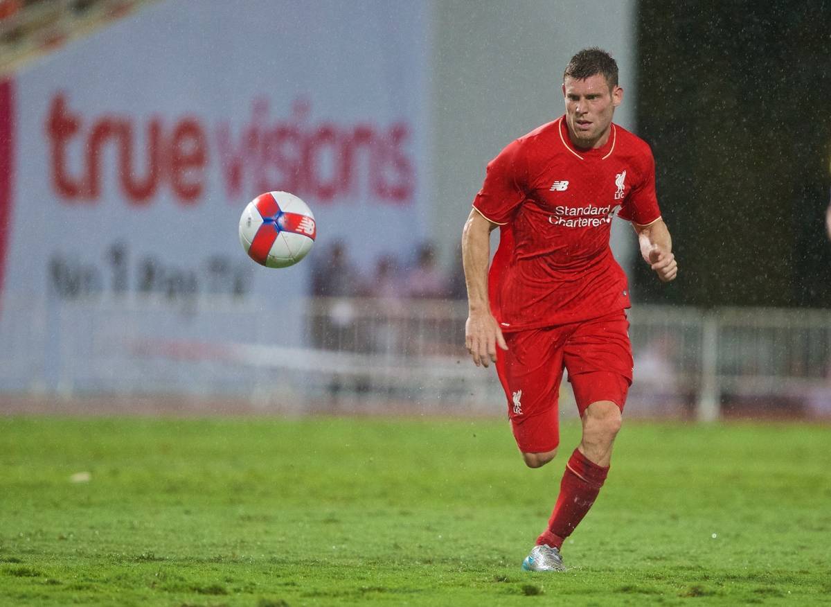 BANGKOK, THAILAND - Tuesday, July 14, 2015: Liverpool's James Milner in action against True Thai Premier League All Stars during the True Super Trophy match at the Rajamangala National Stadium on day two of the club's preseason tour. (Pic by David Rawcliffe/Propaganda)