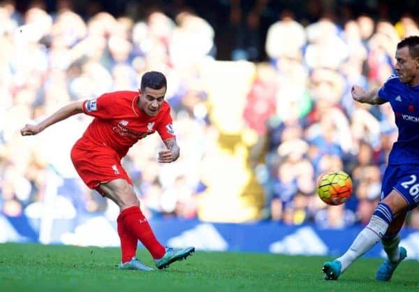 LONDON, ENGLAND - Saturday, October 31, 2015: Liverpool's Philippe Coutinho Correia scores the second goal against Chelsea during the Premier League match at Stamford Bridge. (Pic by David Rawcliffe/Propaganda)