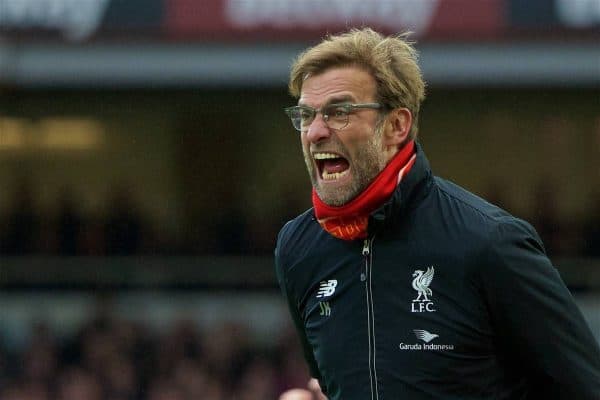 LONDON, ENGLAND - Saturday, January 2, 2016: Liverpool's manager Jürgen Klopp looks shouts at his players as his side lose 2-0 to West Ham United during the Premier League match at Upton Park. (Pic by David Rawcliffe/Propaganda)