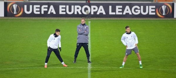 AUGSBURG, GERMANY - Wednesday, February 17, 2016: Liverpool's manager Jürgen Klopp with his Brazilian players Philippe Coutinho Correia and Roberto Firmino during a training session ahead of the UEFA Europa League Round of 32 1st Leg match against FC Augsburg at the Augsburg Arena. (Pic by David Rawcliffe/Propaganda)