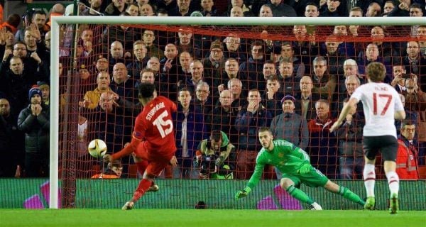 MANCHESTER, ENGLAND - Thursday, March 10, 2016: Liverpool's Daniel Sturridge scores the first goal against Manchester United's goalkeeper David de Gea from a penalty kick during the UEFA Europa League Round of 16 1st Leg match at Anfield. (Pic by David Rawcliffe/Propaganda)