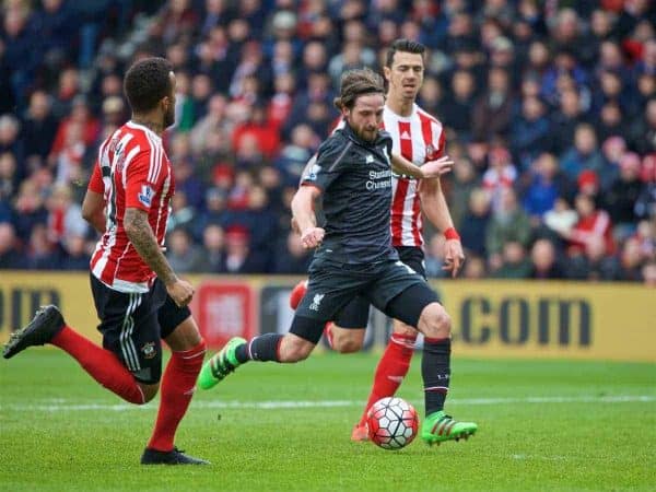 SOUTHAMPTON, ENGLAND - Sunday, March 20, 2016: Liverpool's Joe Allen in action against Southampton during the FA Premier League match at St Mary's Stadium. (Pic by David Rawcliffe/Propaganda)