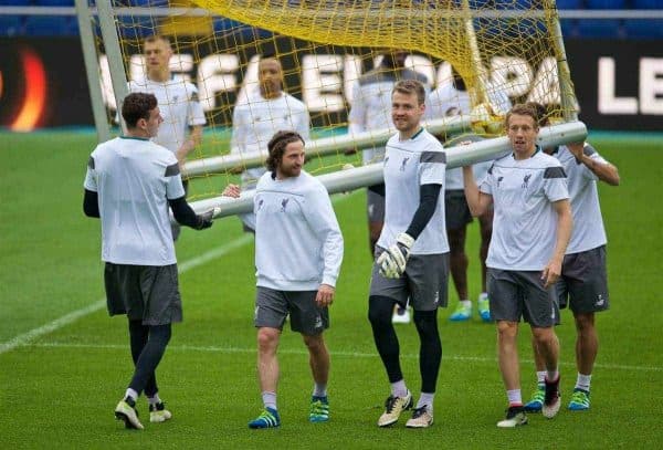 VILLRREAL, SPAIN - Wednesday, April 27, 2016: Liverpool's goalkeeper Danny Ward, Joe Allen, goalkeeper Simon Mignolet and Lucas Leiva move a goal during a training session ahead of the UEFA Europa League Semi-Final 1st Leg match against Villarreal CF at Estadio El Madrigal. (Pic by David Rawcliffe/Propaganda)