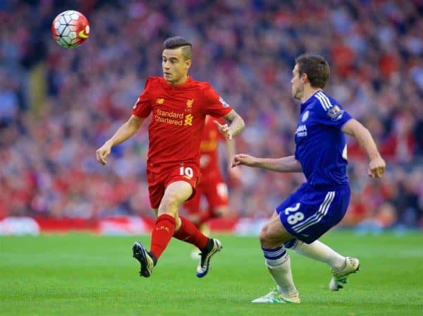 LIVERPOOL, ENGLAND - Wednesday, May 11, 2016: Liverpool's Philippe Coutinho Correia in action against Chelsea's Cesar Azpilicueta during the Premier League match at Anfield. (Pic by David Rawcliffe/Propaganda)
