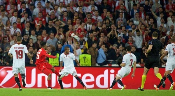 BASEL, SWITZERLAND - Wednesday, May 18, 2016: Liverpool'sDaniel Sturridge scores the first goal against Sevilla during the UEFA Europa League Final at St. Jakob-Park. (Pic by David Rawcliffe/Propaganda)