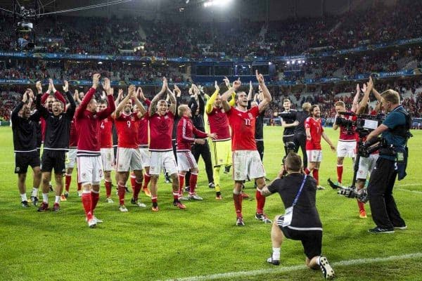 LILLE, FRANCE - Friday, July 1, 2016: Wales players applaud the supporters as they celebrate the 3-1 victory over Belgium at full time after the UEFA Euro 2016 Championship Quarter-Final match at the Stade Pierre Mauroy. (Pic by Paul Greenwood/Propaganda)