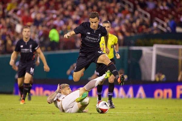 ST. LOUIS, USA - Monday, August 1, 2016: Liverpool's Philippe Coutinho Correia in action against AS Roma's Leandro Paredes during a pre-season friendly game on day twelve of the club's USA Pre-season Tour at the Busch Stadium. (Pic by David Rawcliffe/Propaganda)