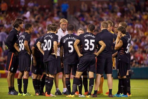 ST. LOUIS, USA - Monday, August 1, 2016: Liverpool's manager Jürgen Klopp speaks to his team during a pre-season friendly game against AS Roma on day twelve of the club's USA Pre-season Tour at the Busch Stadium. (Pic by David Rawcliffe/Propaganda)