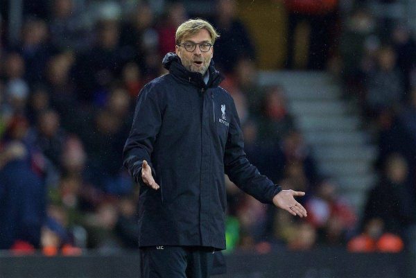 SOUTHAMPTON, ENGLAND - Saturday, November 19, 2016: Liverpool's manager Jürgen Klopp appeals for a penalty against Southampton during the FA Premier League match at St. Mary's Stadium. (Pic by David Rawcliffe/Propaganda)