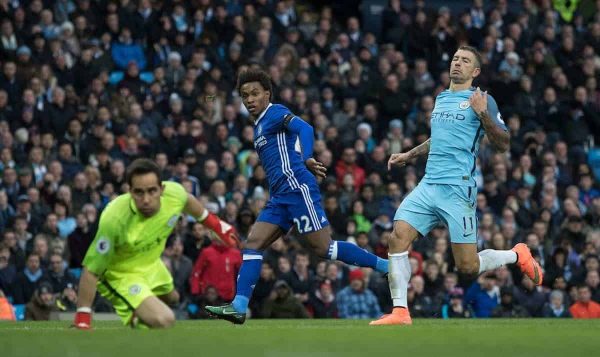 MANCHESTER, ENGLAND - Saturday, December 3, 2016: Chelsea Willian scores to put his team ahead against Manchester City during the FA Premier League match at the City of Manchester Stadium. (Pic by Gavin Trafford/Propaganda)