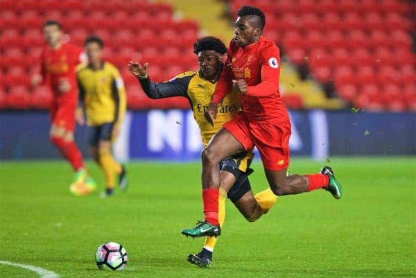 LIVERPOOL, ENGLAND - Monday, December 12, 2016: Liverpool's Sheyi Ojo in action against Arsenal's Ainsley Maitland-Niles during FA Premier League 2 Division 1 Under-23 match at Anfield. (Pic by David Rawcliffe/Propaganda)