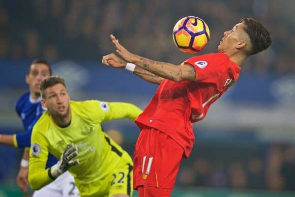 LIVERPOOL, ENGLAND - Monday, December 19, 2016: Liverpool's Roberto Firmino in action against Everton during the FA Premier League match, the 227th Merseyside Derby, at Goodison Park. (Pic by David Rawcliffe/Propaganda)