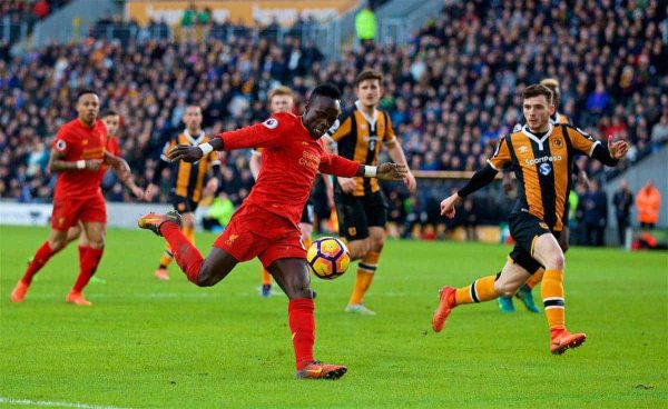 KINGSTON-UPON-HULL, ENGLAND - Saturday, February 4, 2017: Liverpool's Sadio Mane in action against Hull City during the FA Premier League match at the KCOM Stadium. (Pic by David Rawcliffe/Propaganda)