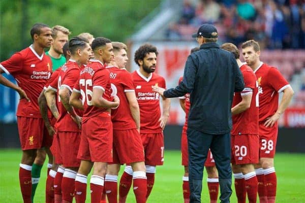 WIGAN, ENGLAND - Friday, July 14, 2017: Liverpool's manager Jürgen Klopp gives a team-talk before a preseason friendly match against Wigan Athletic at the DW Stadium. (Pic by David Rawcliffe/Propaganda)