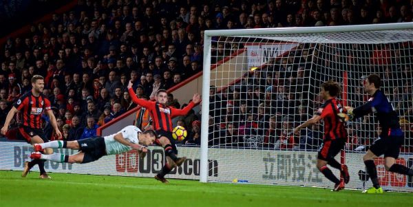 BOURNEMOUTH, ENGLAND - Sunday, December 17, 2017: Liverpool's Dejan Lovren scores the second goal during the FA Premier League match between AFC Bournemouth and Liverpool at the Vitality Stadium. (Pic by David Rawcliffe/Propaganda)