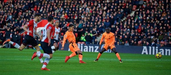 SOUTHAMPTON, ENGLAND - Sunday, February 11, 2018: Liverpool's Roberto Firmino scores the first goal during the FA Premier League match between Southampton FC and Liverpool FC at St. Mary's Stadium. (Pic by David Rawcliffe/Propaganda)