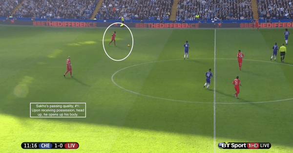 Sakho's passing quality, #1: Upon receiving possession, head up, he opens up his body.