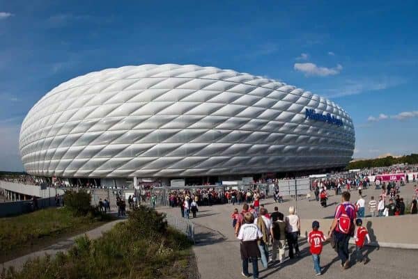 11.09.2010, Allianz Arena, München, GER, 1. FBL, FC Bayern München vs Werder Bremen, im Bild die Allianz Arena in München, Aussenansicht, EXPA Pictures © 2010, PhotoCredit: EXPA/ J. Feichter