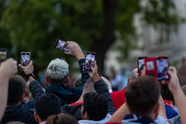 LIVERPOOL, ENGLAND - Wednesday, September 15, 2021: Supporters greet the Liverpool team coach as it arrives before the UEFA Champions League Group B Matchday 1 game between Liverpool FC and AC Milan at Anfield. Liverpool won 3-2. (Pic by Paul Currie/Propaganda)